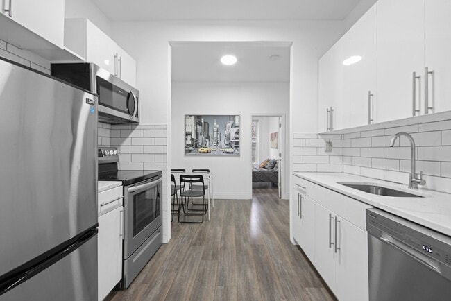 Photo - 207 W 136th St House