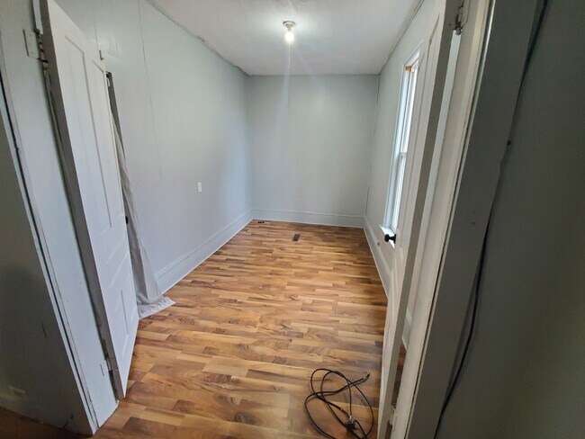 2nd bedroom - 103 W Canal St