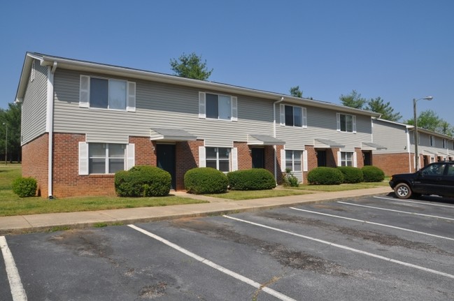 Building Photo - Greenville Arms Apartments