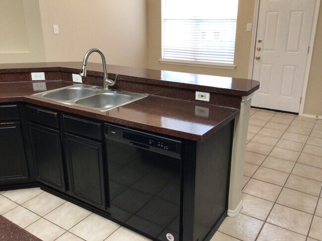 Building Photo - 4724 Chaucer Court