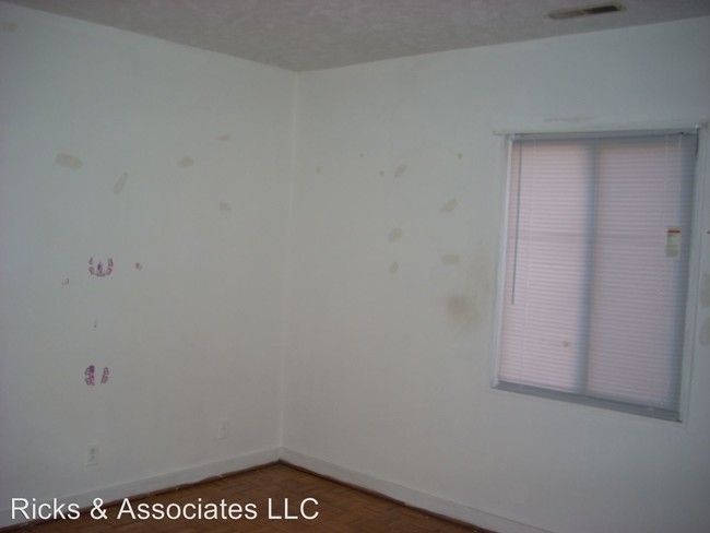 Building Photo - 2 br, 1 bath House - 5208 - B Castlewood Rd