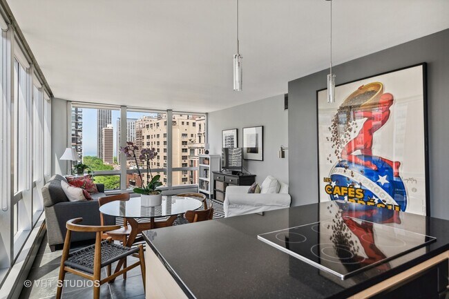 Foto del edificio - 1300 N Astor St