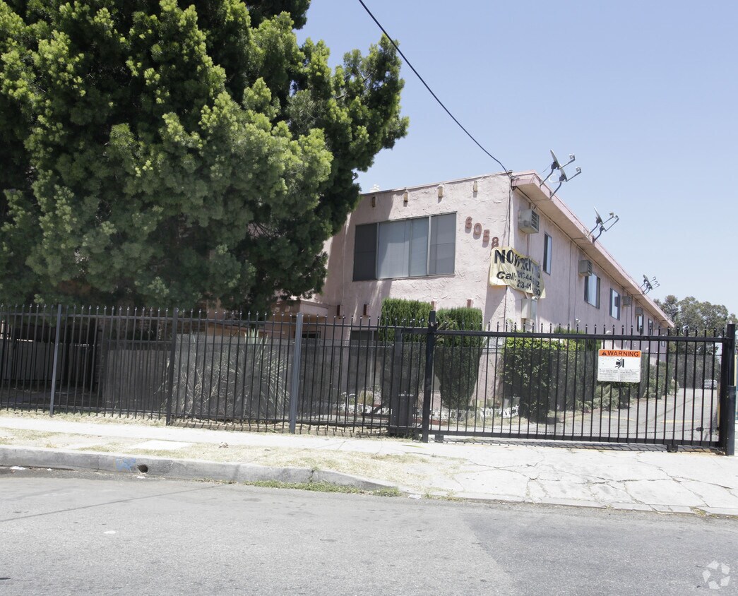 Primary Photo - 6058 Hazelhurst Pl
