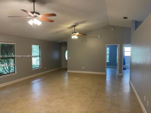 Foto del edificio - 17244 49th St N