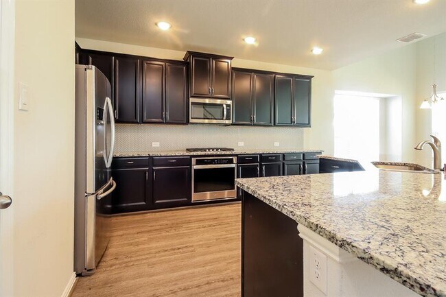 Building Photo - 24323 Huntcliff Dr
