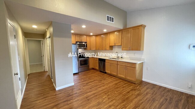 Foto del edificio - Concord Beautiful 2 bedroom 1 bath updated...