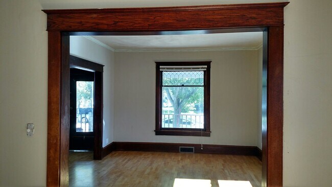Foto del edificio - 517 N Morrison St