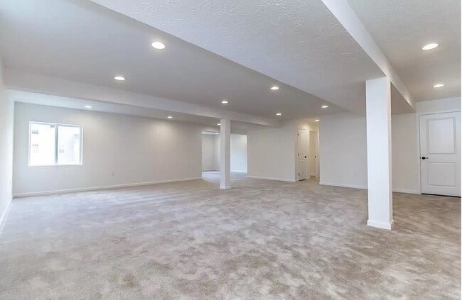 Building Photo - 10279 Benjamin Way
