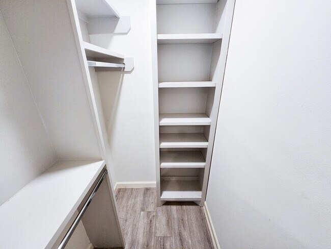 Foto del edificio - 3900 Woodchase Dr