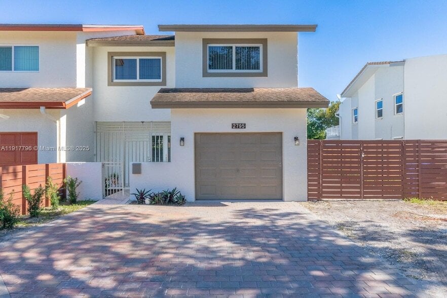 Primary Photo - 2795 N 40th Ave