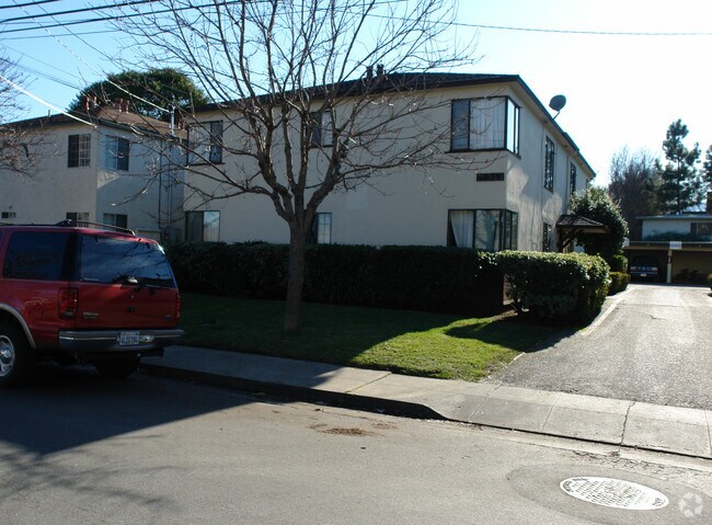 Foto del edificio - 1839 Latham St