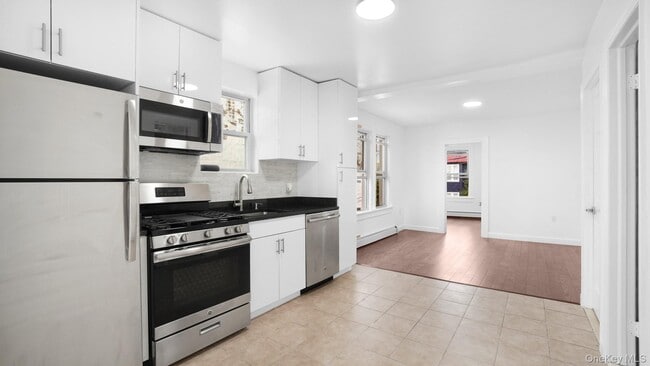 Foto del edificio - 57-22 63rd St