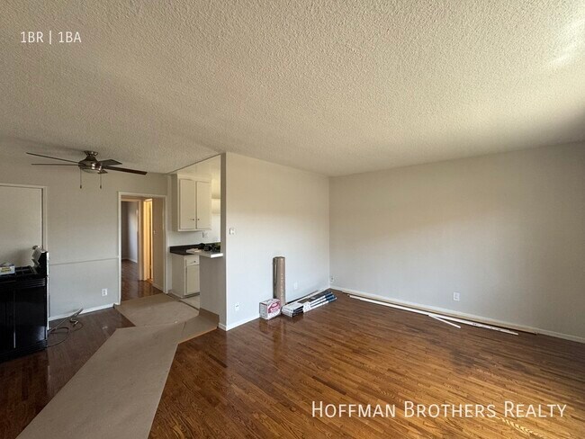 Building Photo - 1434 S Orange Dr