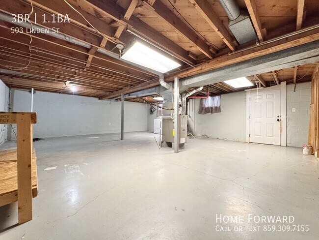 Building Photo - 503 Linden Dr