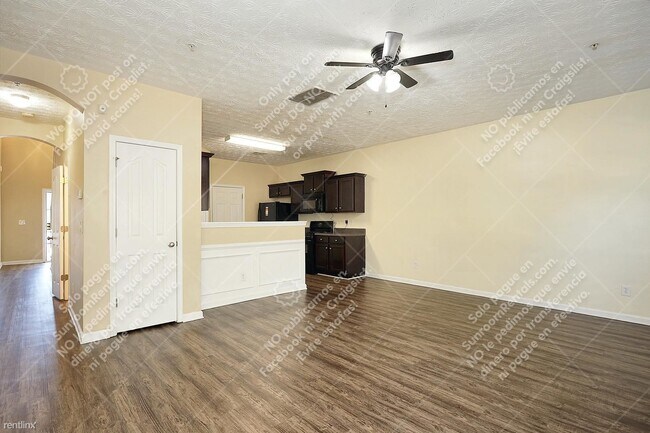 Foto del edificio - 3 br, 2.5 bath Townhome - 1820 Broad River Rd