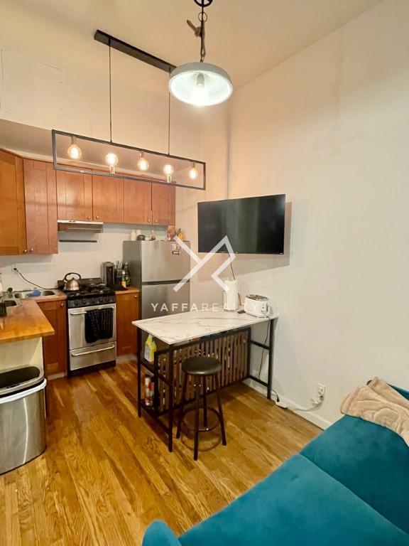2 bedroom in BROOKLYN NY 11206 - 2 bedroom in BROOKLYN NY 11206