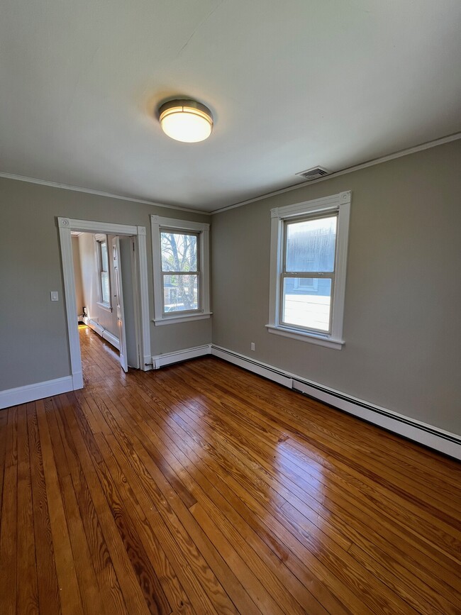 18 Reimer St Unit 2, Raritan, NJ 08869 Condo for Rent in Raritan, NJ