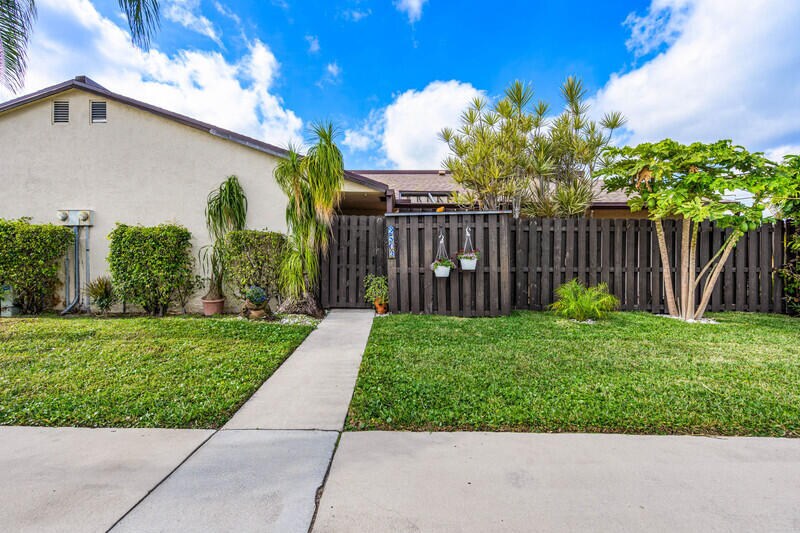 Primary Photo - 2503 Waterview Cir
