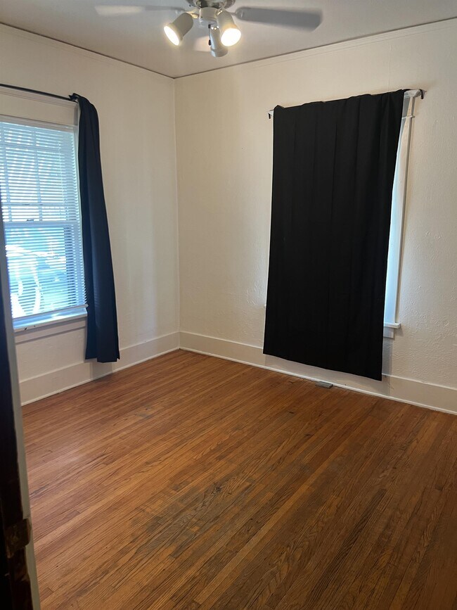 Foto del edificio - 210 W Richmond Ave