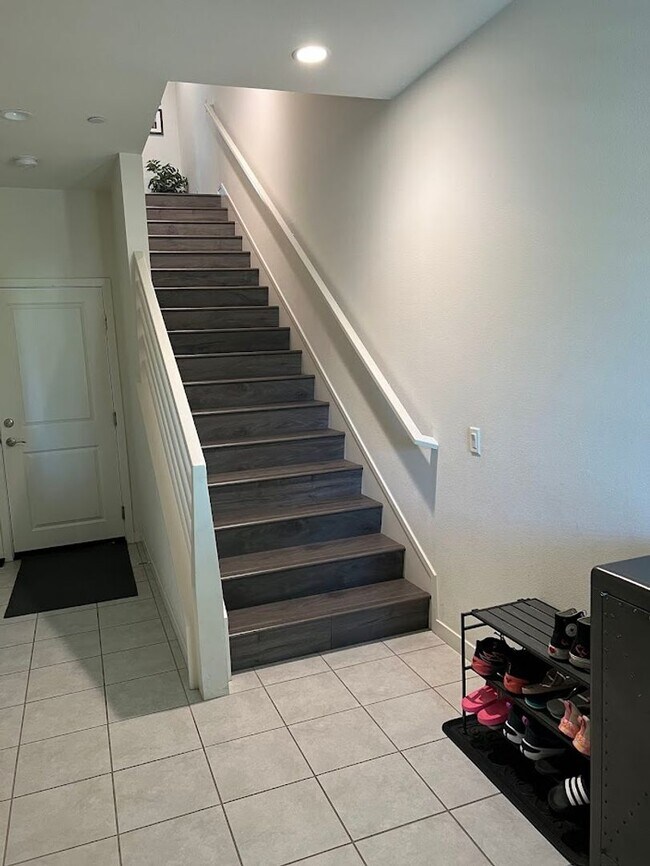 Foto del edificio - Rooms for Rent in Irvine's Great Park