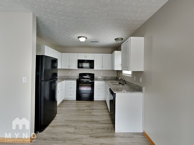 Building Photo - 362 Ashford Ave