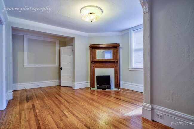 Building Photo - 242 5th Ave