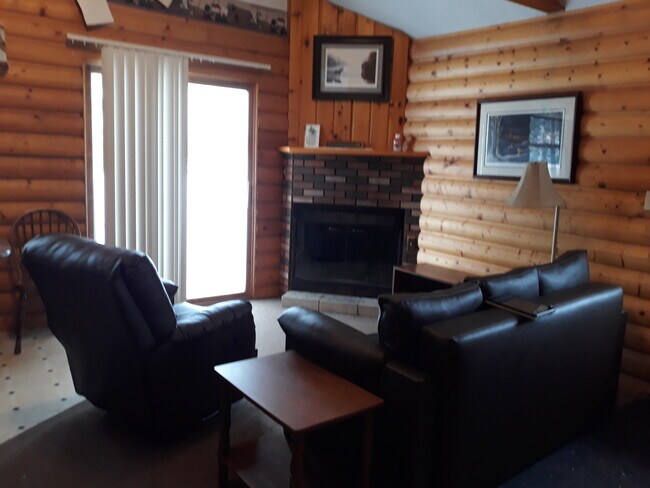 Building Photo - 6103 Lavaque Rd