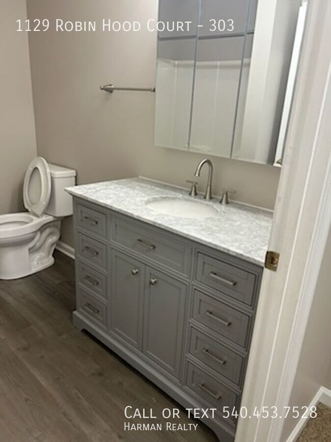 Building Photo - 1129 Robin Hood Ct