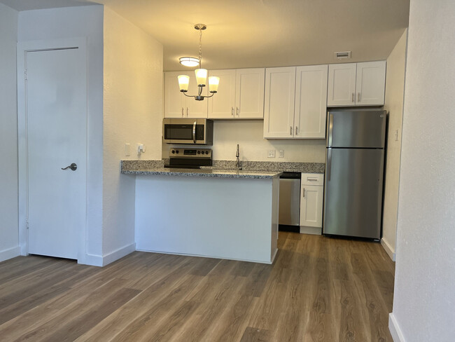 Unit Kitchen - Ventura Landing