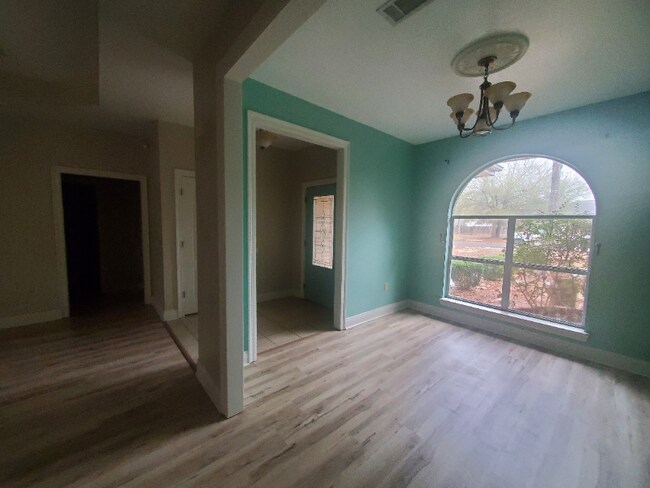 Foto del edificio - 1061 Gage Dr