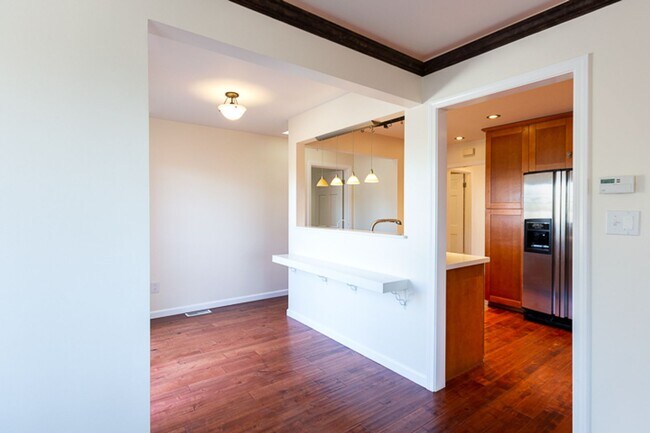 Foto del edificio - Beautiful Four bedroom, Two bathroom house...