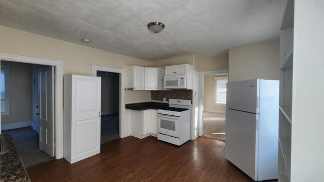 Kitchen - 1208 Social St