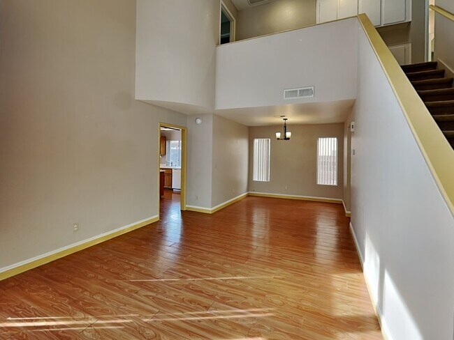 Foto del edificio - 1741 Garden Path Ct