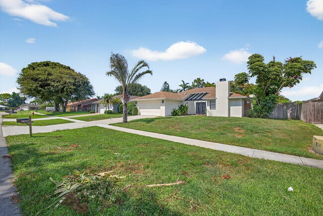 Foto del edificio - 1202 Essex Dr