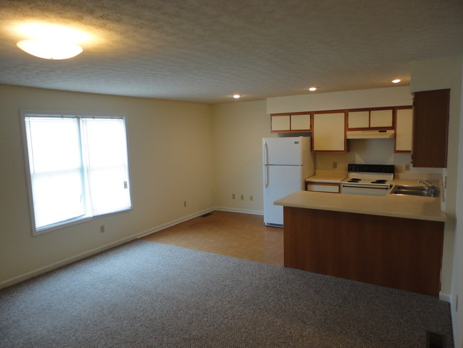 Large living area - 1801 Creason St