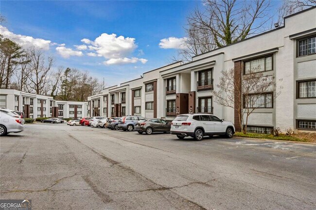 Foto del edificio - 1445 Monroe Dr NE