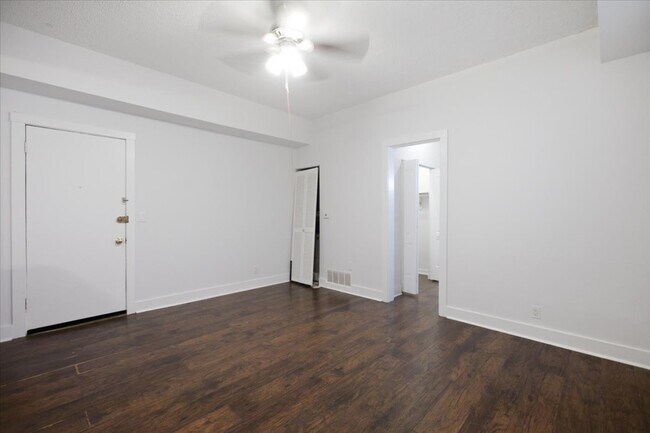 Foto del edificio - 3727 N Pine Grove Ave