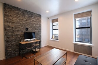 Building Photo - 318 W 36th St.