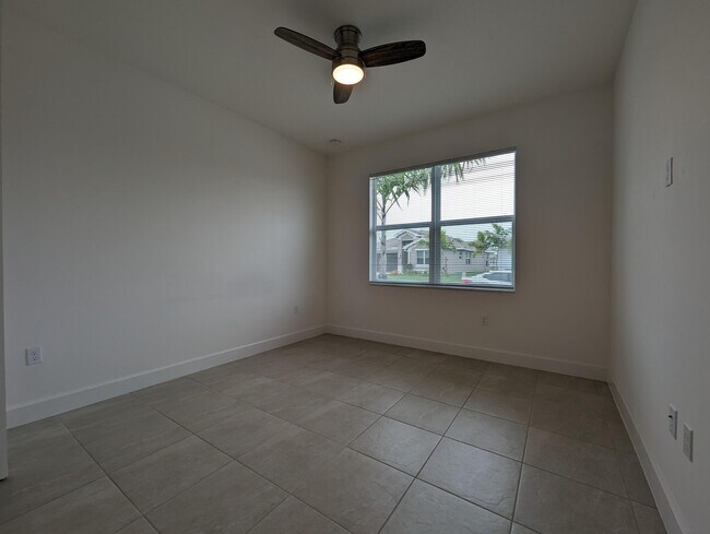 Foto del edificio - 13541 SW Oceanus Blvd
