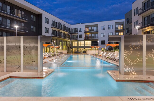 Foto del edificio - 33 x 58 = Rent this 2 Bed Apartment.