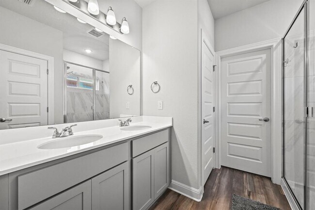 Foto del edificio - 6514 Marsh Ln