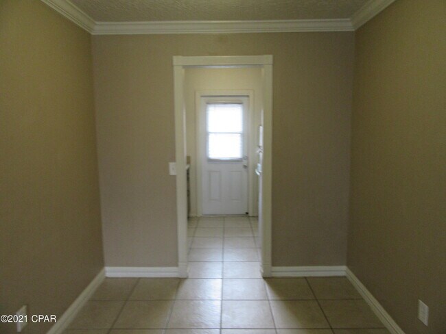 Building Photo - 1104 W 19th Ct