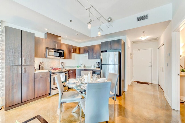 Photo du bâtiment - 135-113 13 Ave SW