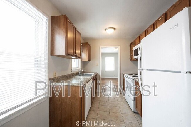 Building Photo - 2210 E 46th St