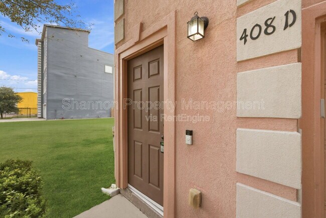 Foto del edificio - 408 Eichwurzel Ln