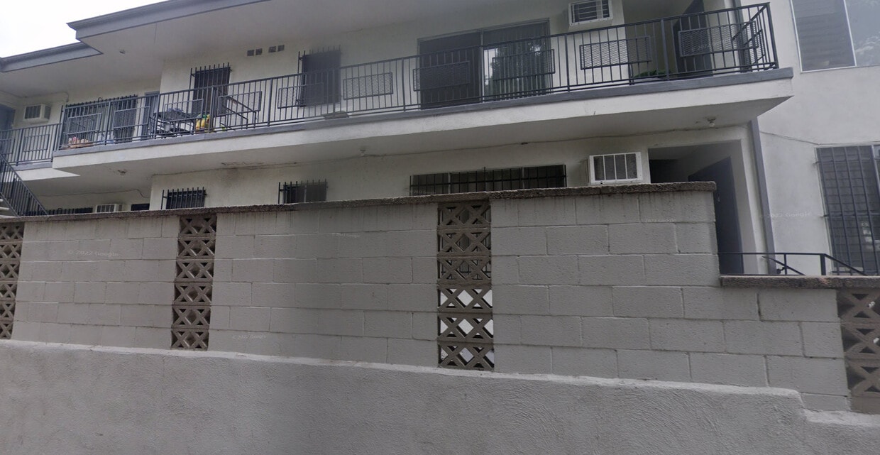 Building Photo - 1118 S Spaulding Ave