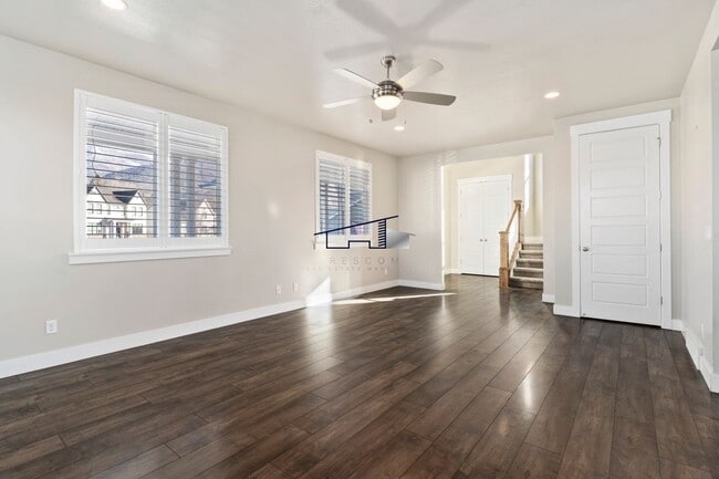 Building Photo - 369 Clark Cir