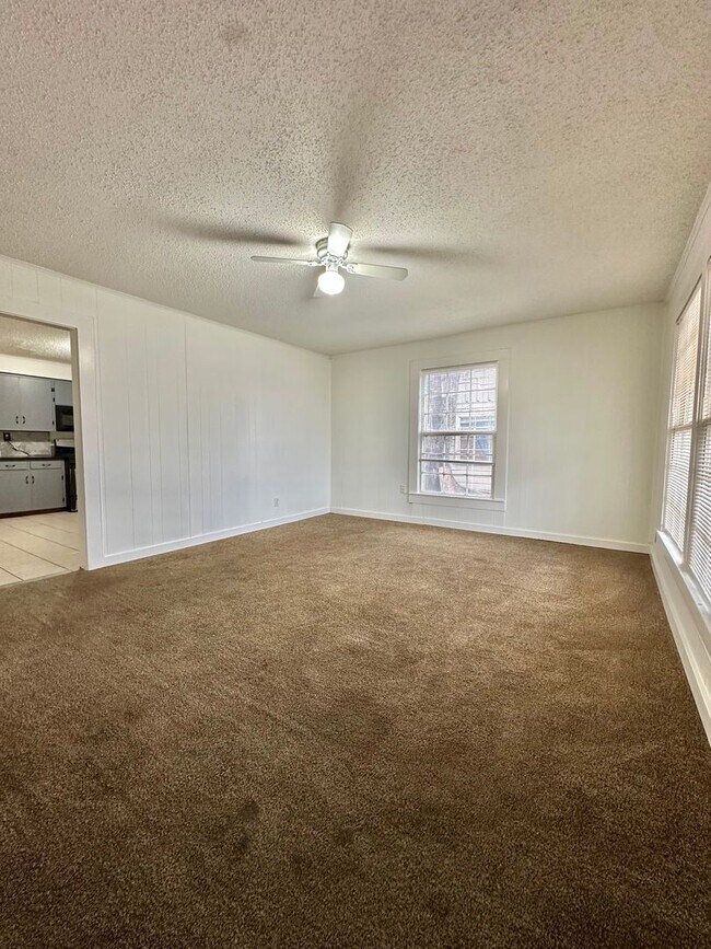 Foto del edificio - Now Available -  Spacious 3-Bedroom Home A...