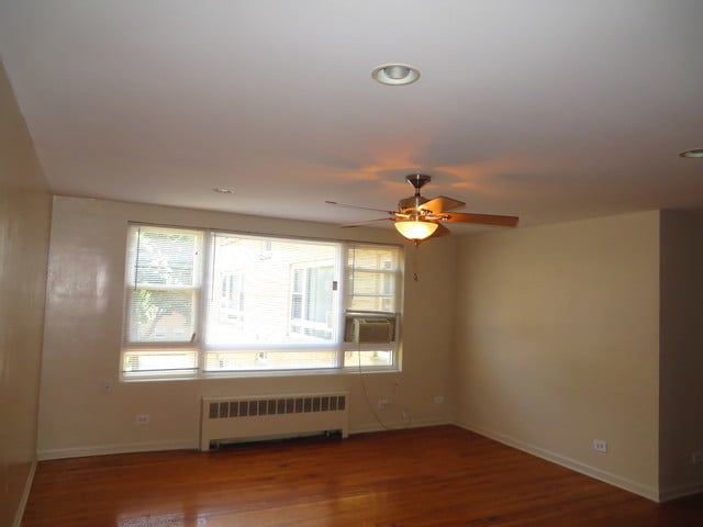 Building Photo - 6104 N Damen Ave