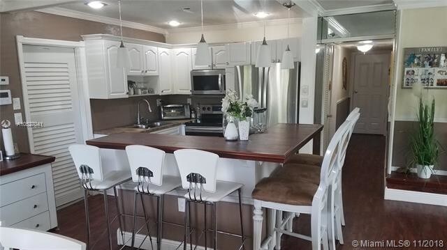 Foto del edificio - 421 NW 17th Pl